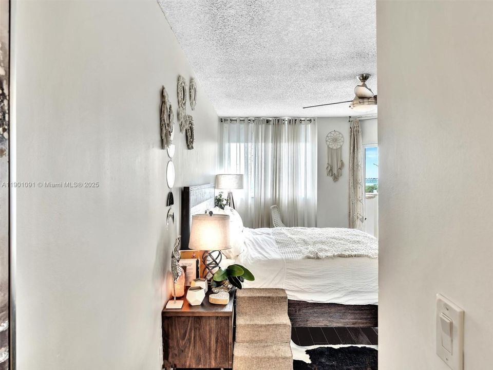 For Rent: $4,200 (2 beds, 2 baths, 1330 Square Feet)