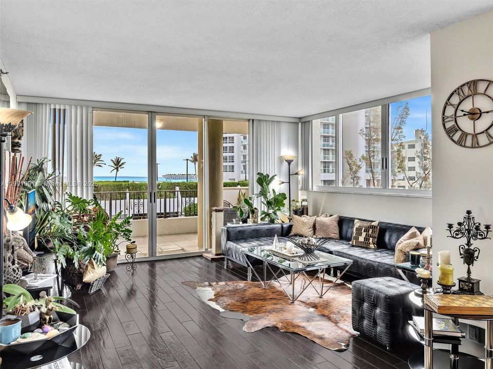 For Rent: $4,200 (2 beds, 2 baths, 1330 Square Feet)