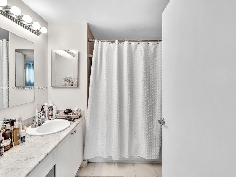 For Rent: $4,200 (2 beds, 2 baths, 1330 Square Feet)