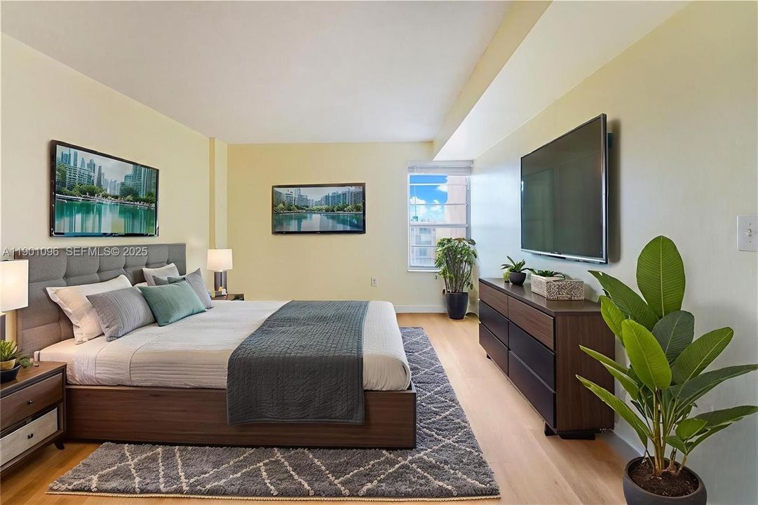 For Rent: $1,990 (2 beds, 1 baths, 728 Square Feet)