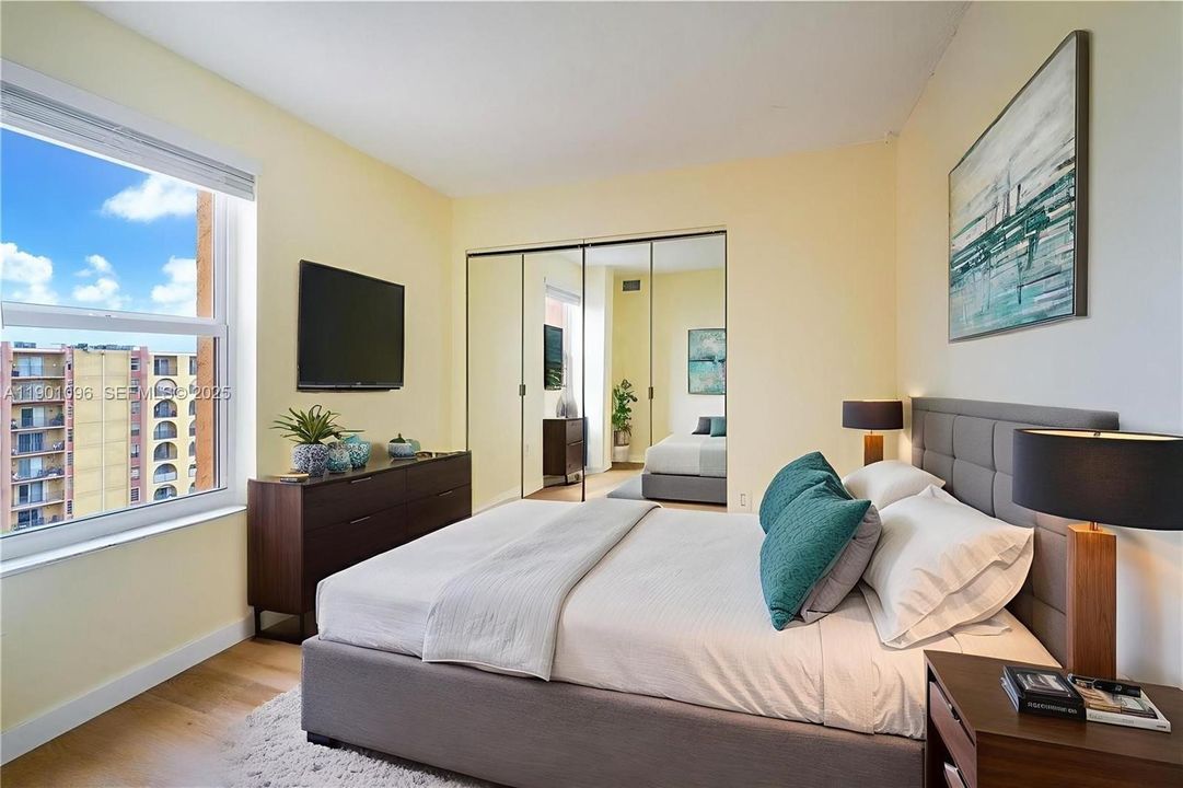 For Rent: $1,990 (2 beds, 1 baths, 728 Square Feet)