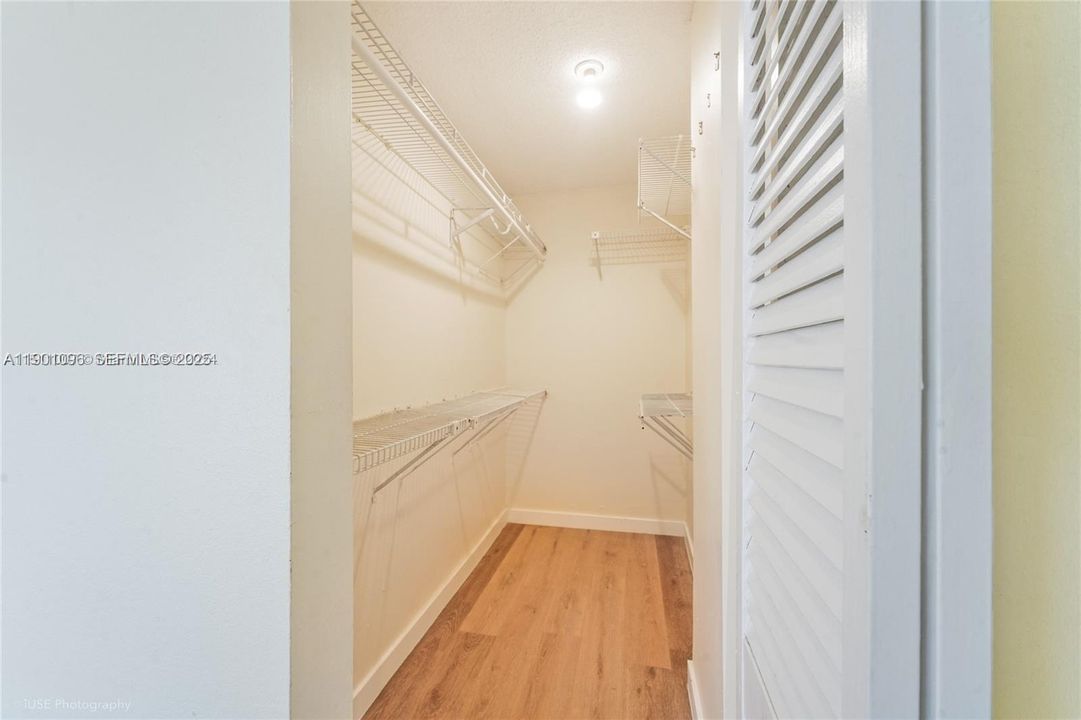 For Rent: $1,990 (2 beds, 1 baths, 728 Square Feet)