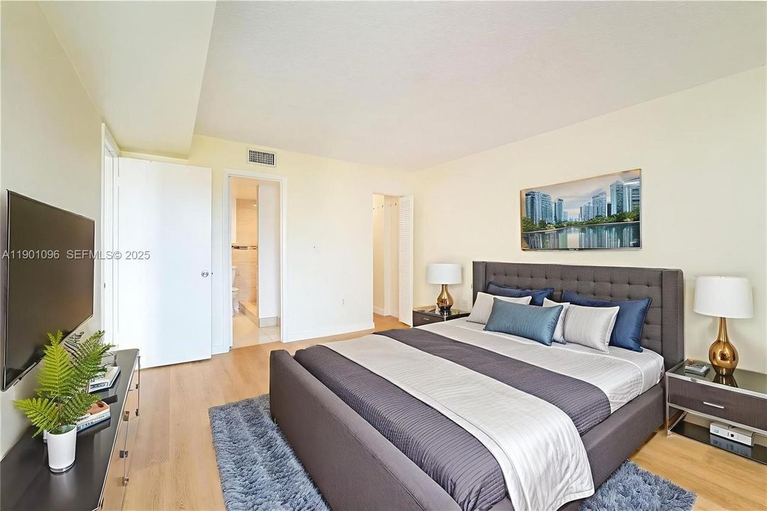 For Rent: $1,990 (2 beds, 1 baths, 728 Square Feet)