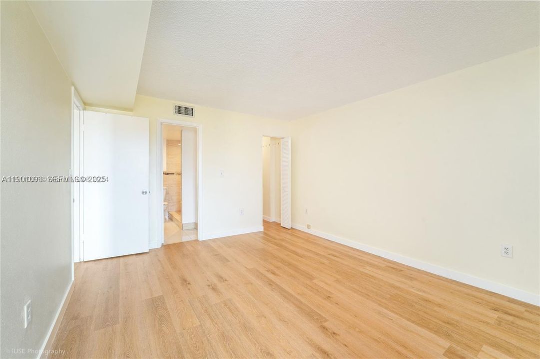 For Rent: $1,990 (2 beds, 1 baths, 728 Square Feet)