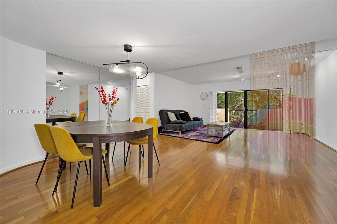 Recently Rented: $5,450 (3 beds, 3 baths, 1852 Square Feet)