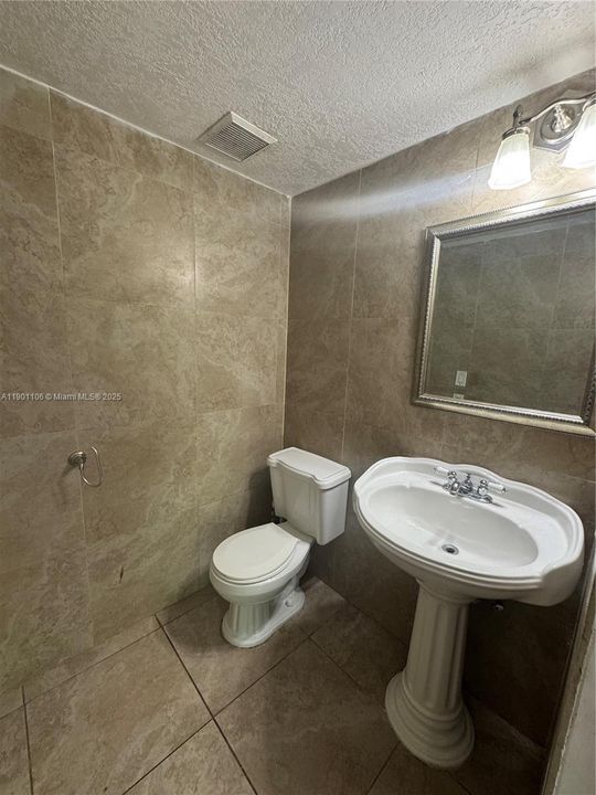 Recently Sold: $595,000 (5 beds, 2 baths, 2881 Square Feet)