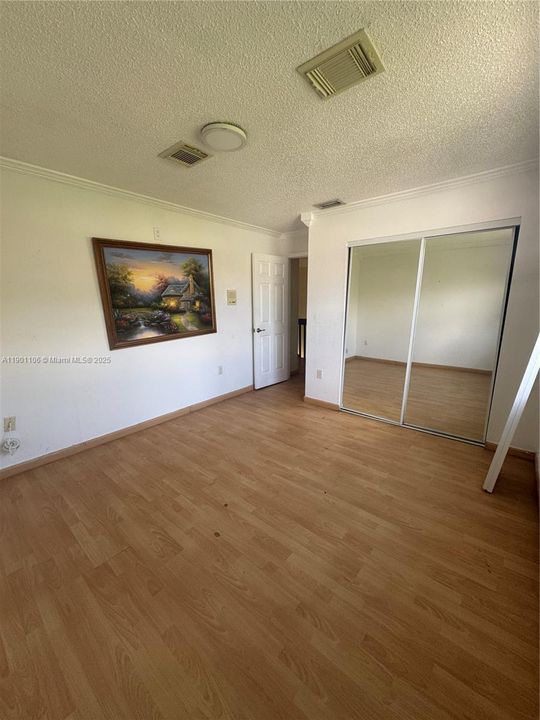 Recently Sold: $595,000 (5 beds, 2 baths, 2881 Square Feet)