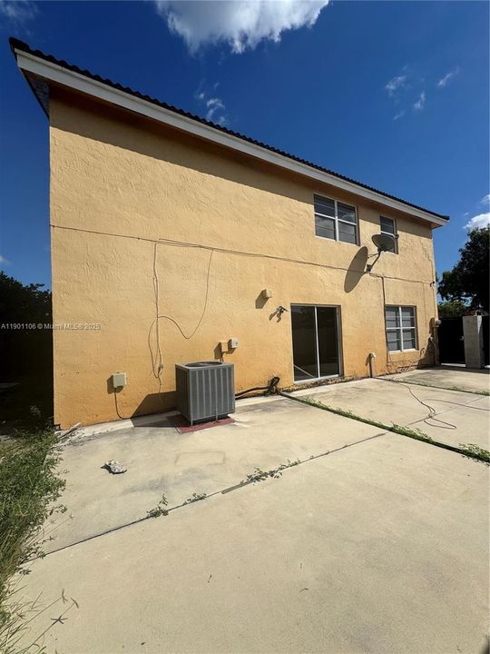 Recently Sold: $595,000 (5 beds, 2 baths, 2881 Square Feet)