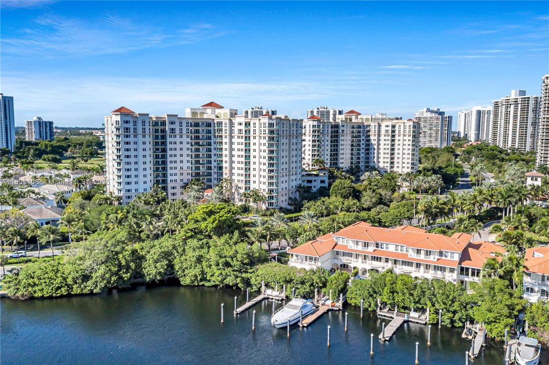 出租: $7,450 (3 贝兹, 3 浴室, 1702 平方英尺)