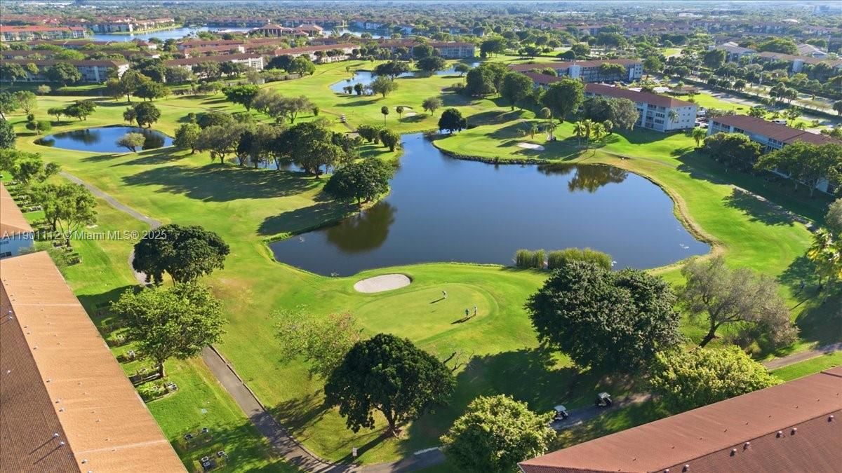 For Rent: $1,800 (2 beds, 1 baths, 954 Square Feet)