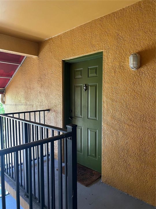 For Rent: $2,000 (1 beds, 1 baths, 726 Square Feet)