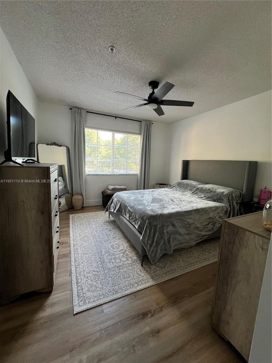 For Rent: $2,000 (1 beds, 1 baths, 726 Square Feet)