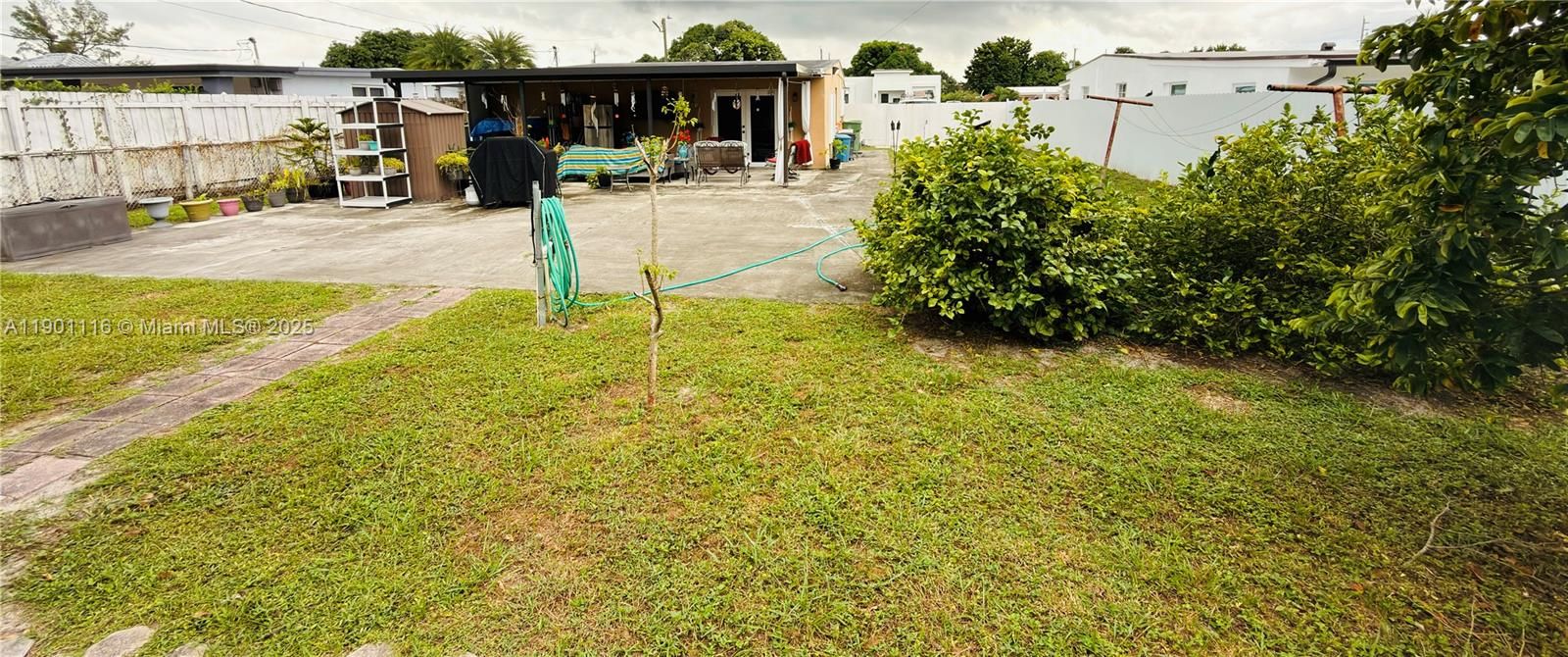 For Sale: $599,000 (2 beds, 1 baths, 1080 Square Feet)