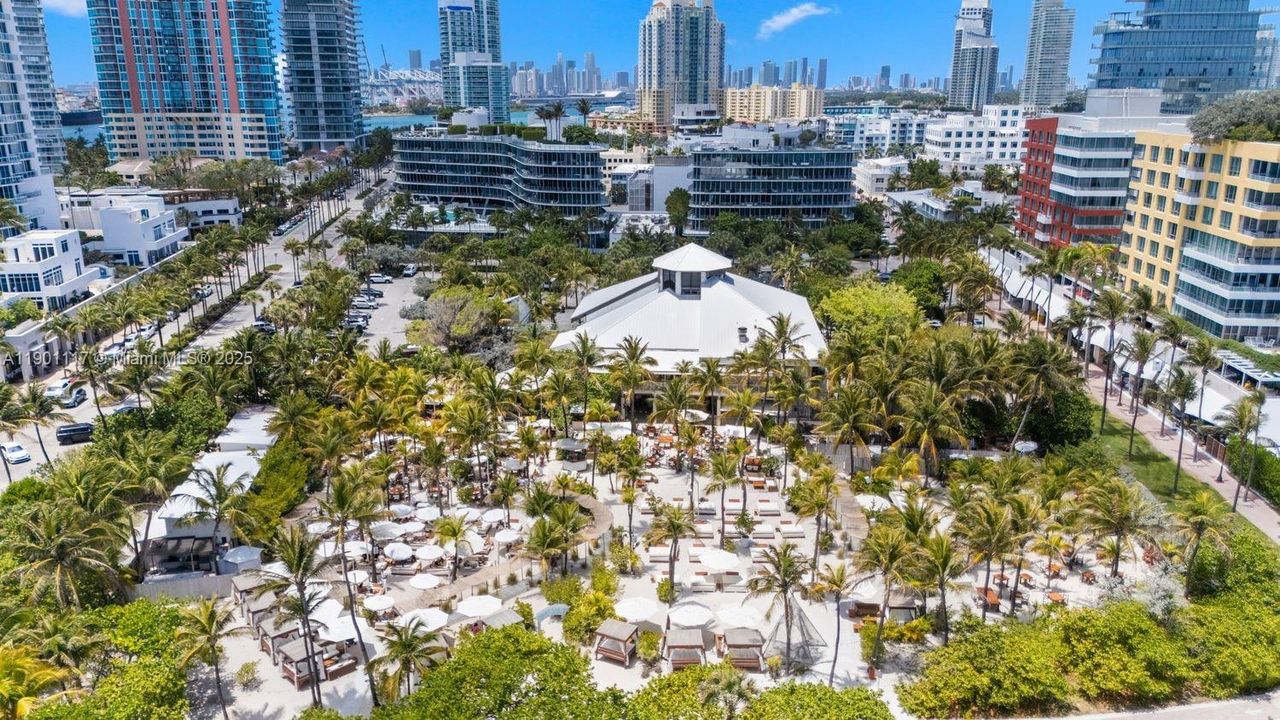 合同活跃: $6,995 (1 贝兹, 1 浴室, 818 平方英尺)