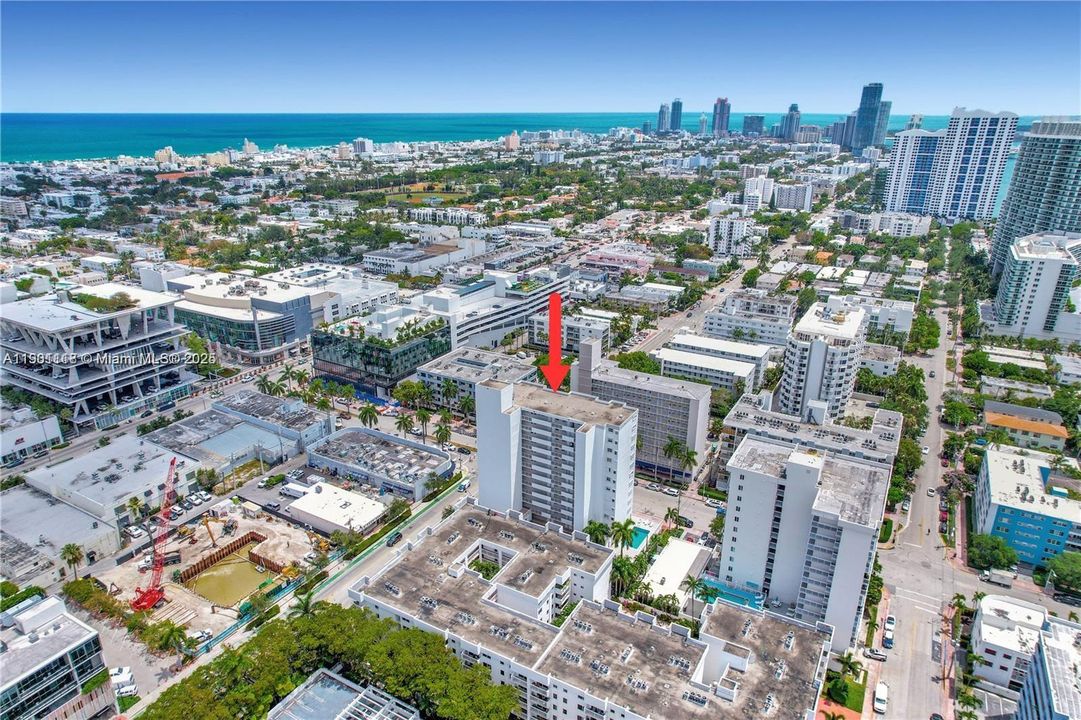 For Rent: $3,000 (2 beds, 1 baths, 820 Square Feet)