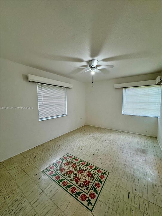 Recientemente alquilado: $3,000 (3 camas, 3 baños, 3040 Pies cuadrados)