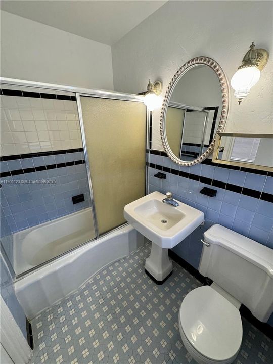 Recientemente alquilado: $3,000 (3 camas, 3 baños, 3040 Pies cuadrados)