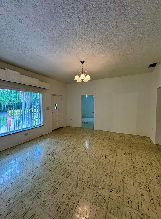 Recientemente alquilado: $3,000 (3 camas, 3 baños, 3040 Pies cuadrados)