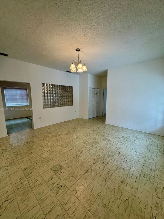 Recientemente alquilado: $3,000 (3 camas, 3 baños, 3040 Pies cuadrados)