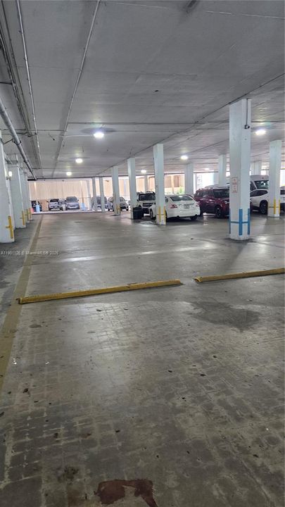 For Rent: $1,600 (1 beds, 1 baths, 740 Square Feet)