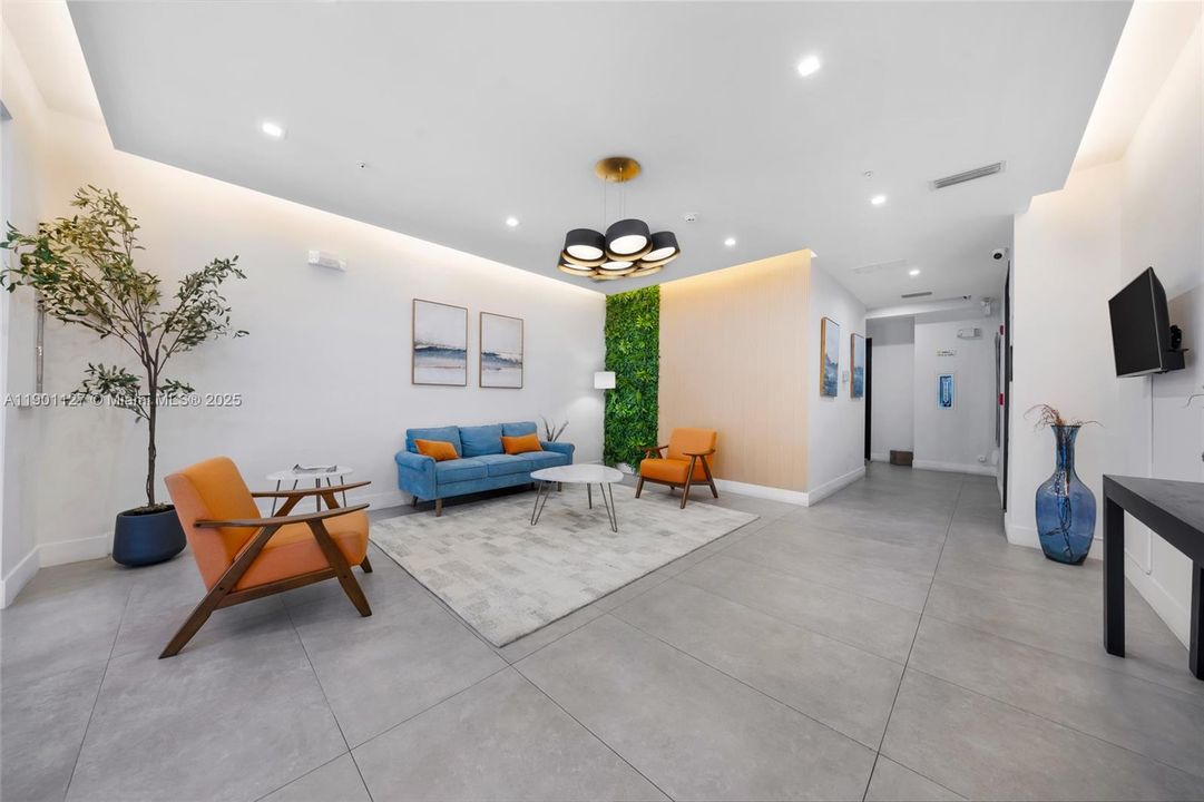 For Rent: $5,200 (2 beds, 2 baths, 1593 Square Feet)