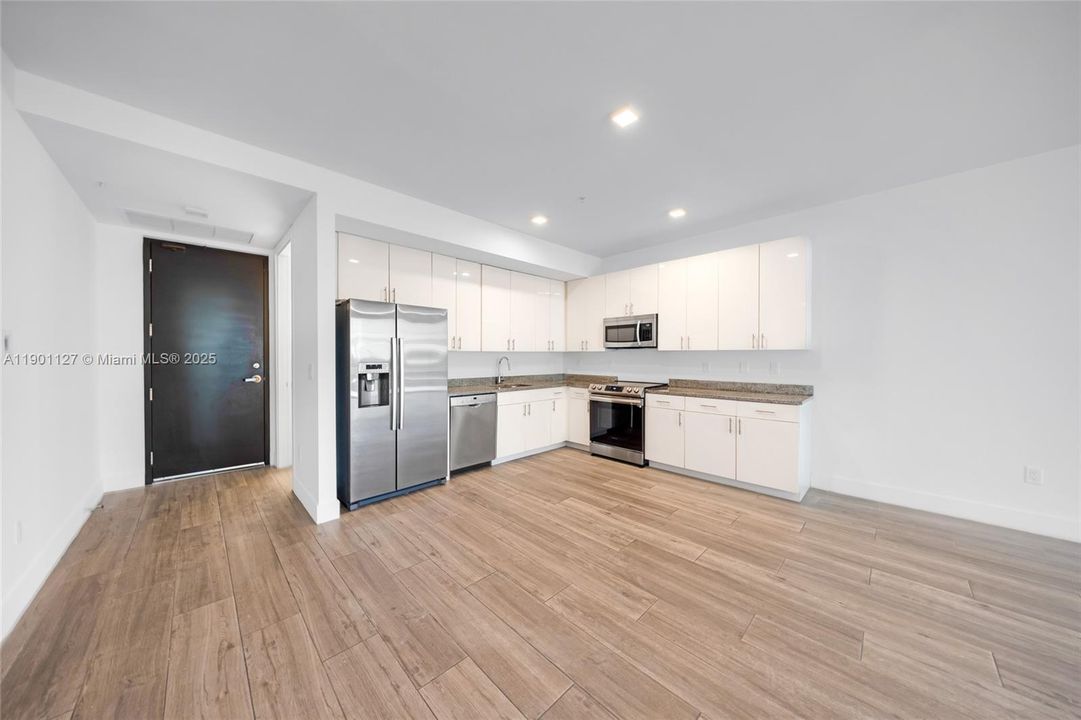 For Rent: $5,200 (2 beds, 2 baths, 1593 Square Feet)