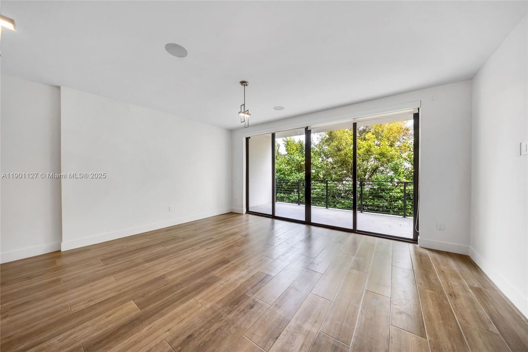 For Rent: $5,200 (2 beds, 2 baths, 1593 Square Feet)