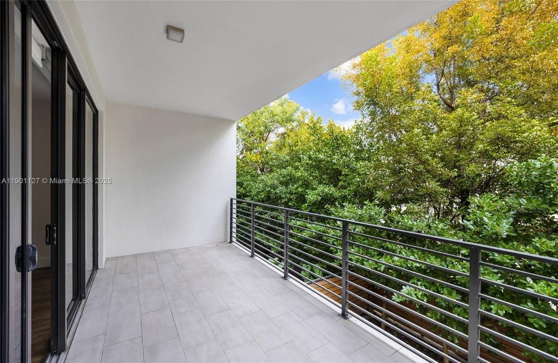 For Rent: $5,200 (2 beds, 2 baths, 1593 Square Feet)