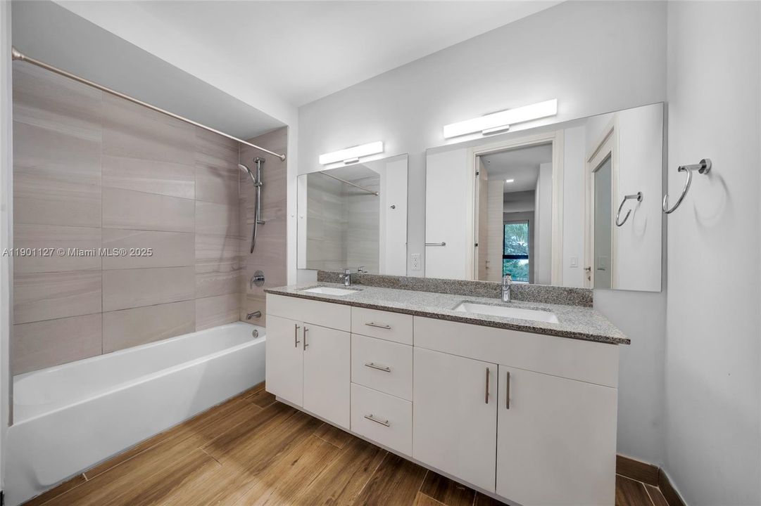 For Rent: $5,200 (2 beds, 2 baths, 1593 Square Feet)