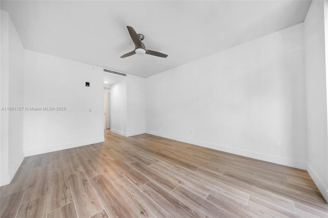 For Rent: $5,200 (2 beds, 2 baths, 1593 Square Feet)