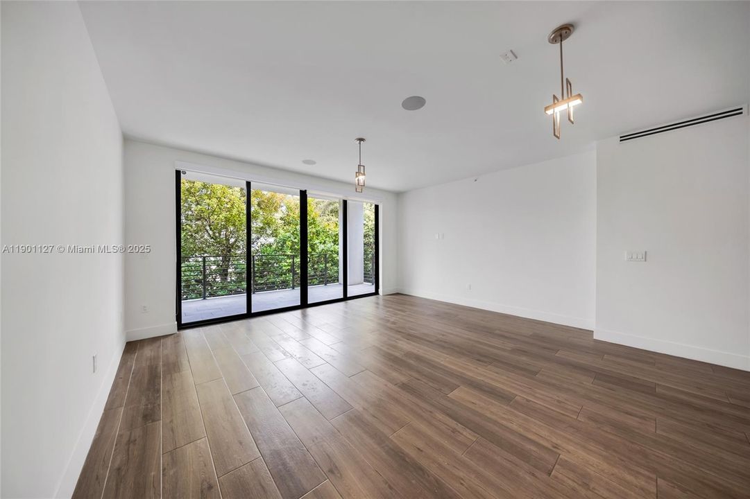 For Rent: $5,200 (2 beds, 2 baths, 1593 Square Feet)