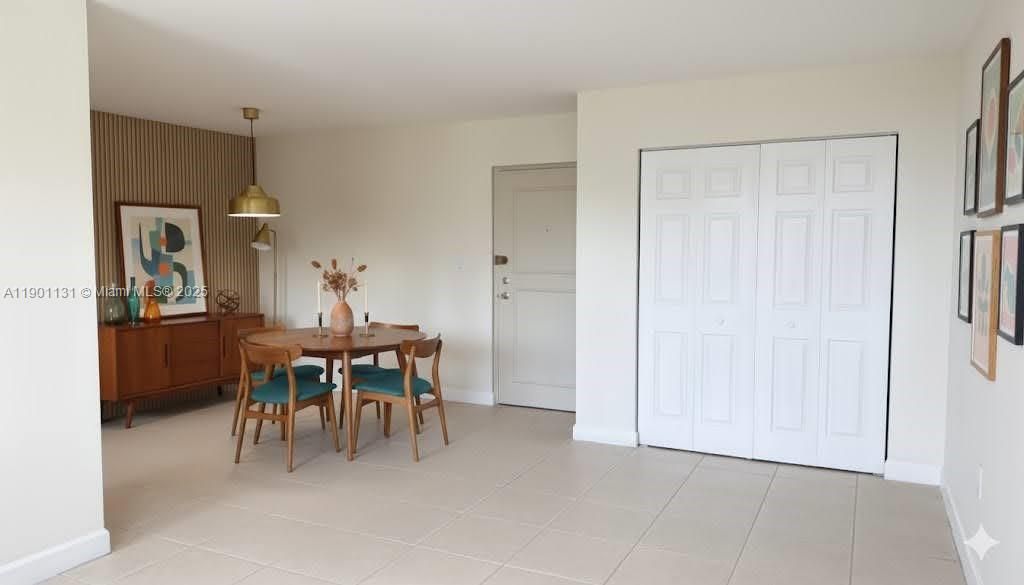 For Sale: $292,000 (2 beds, 2 baths, 1086 Square Feet)