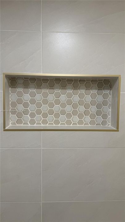 For Sale: $292,000 (2 beds, 2 baths, 1086 Square Feet)