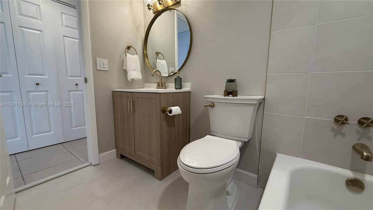 For Sale: $292,000 (2 beds, 2 baths, 1086 Square Feet)