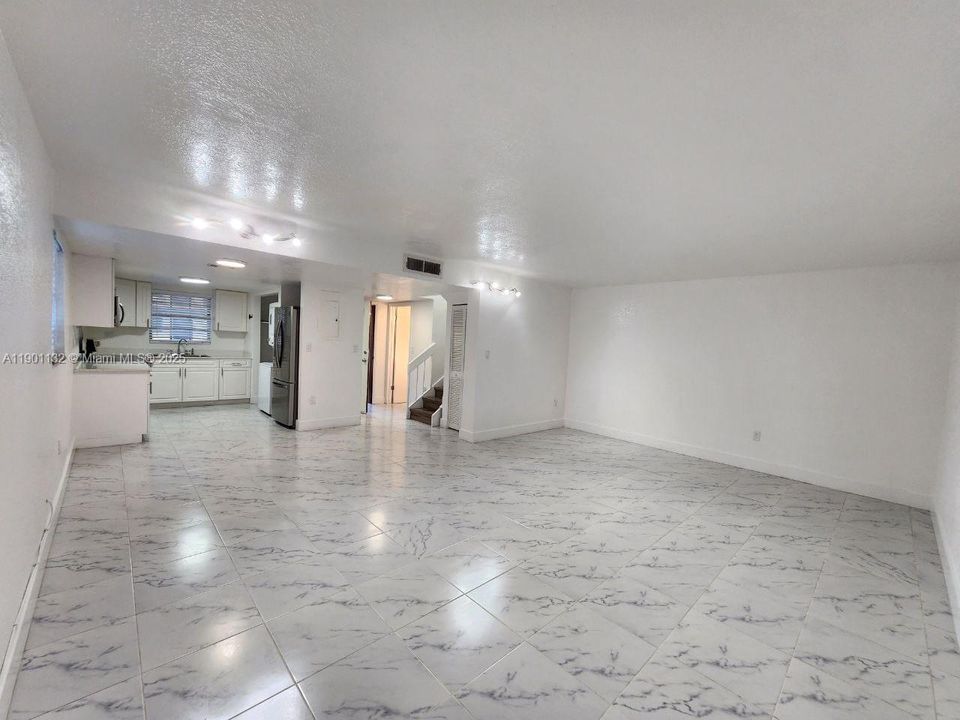 For Rent: $2,749 (3 beds, 2 baths, 1337 Square Feet)