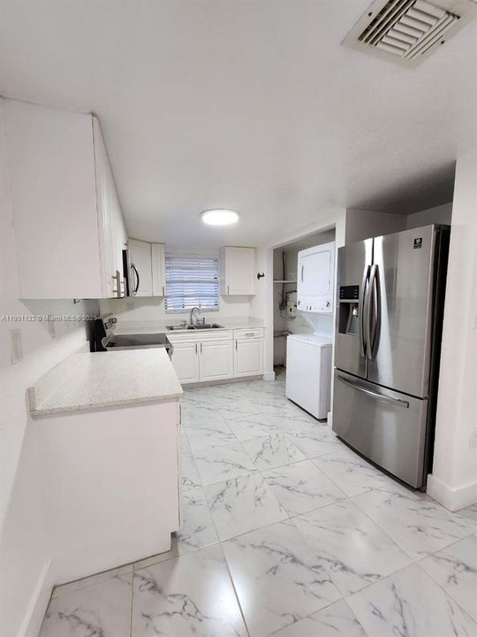 For Rent: $2,749 (3 beds, 2 baths, 1337 Square Feet)