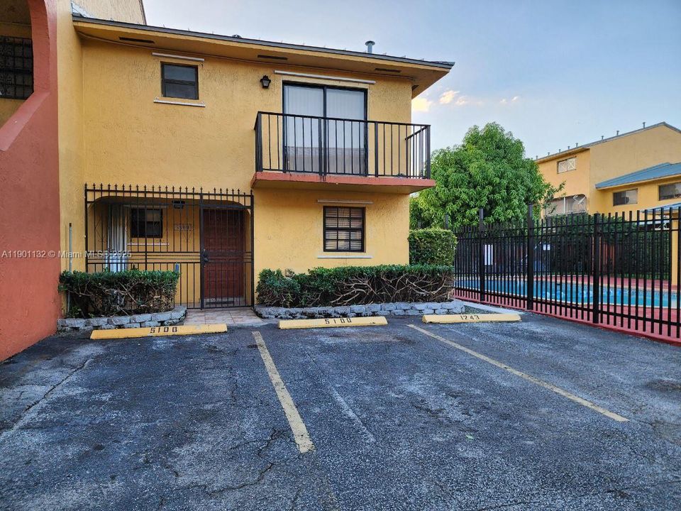 For Rent: $2,749 (3 beds, 2 baths, 1337 Square Feet)