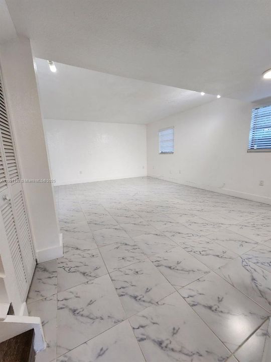 For Rent: $2,749 (3 beds, 2 baths, 1337 Square Feet)