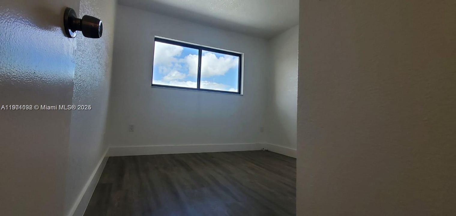 For Rent: $2,749 (3 beds, 2 baths, 1337 Square Feet)