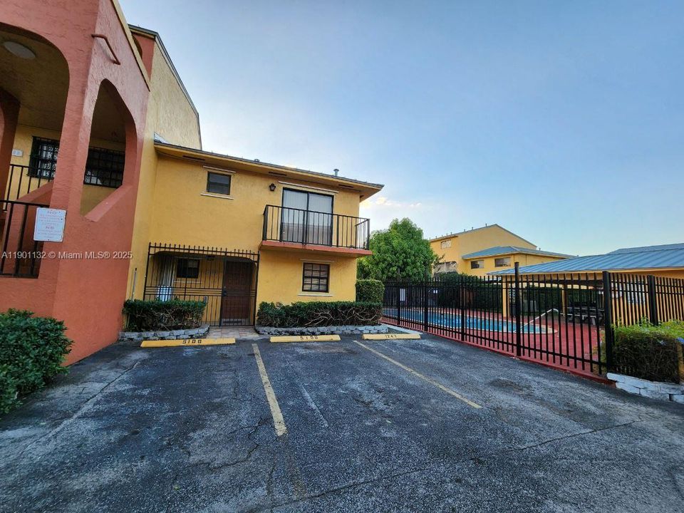 For Rent: $2,749 (3 beds, 2 baths, 1337 Square Feet)