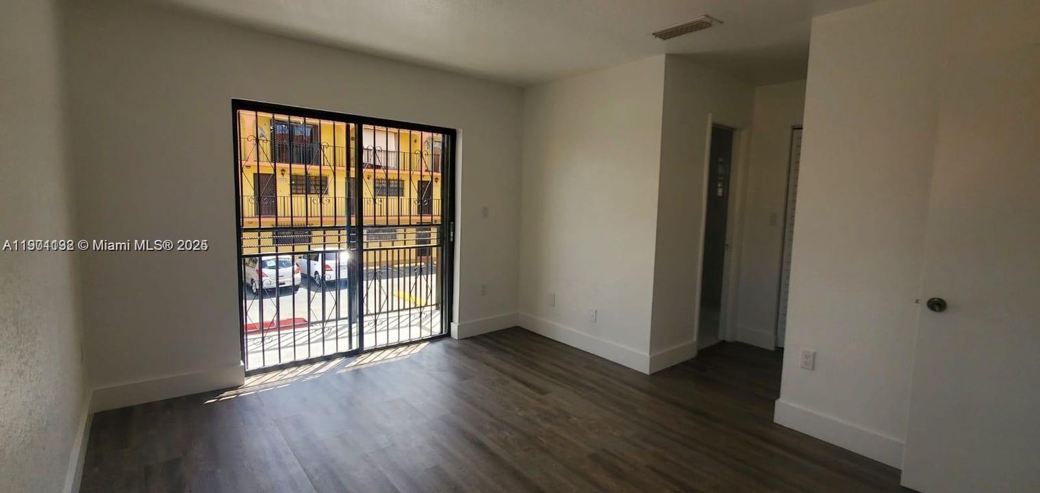 For Rent: $2,749 (3 beds, 2 baths, 1337 Square Feet)