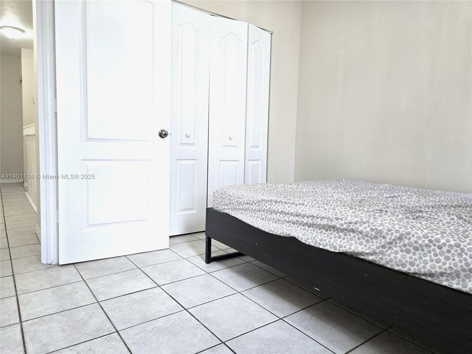 Recently Rented: $2,700 (3 beds, 2 baths, 1500 Square Feet)