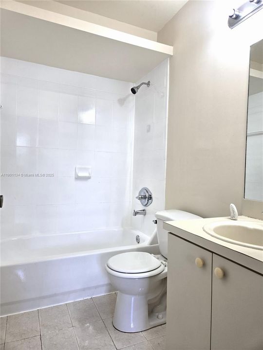 Recently Rented: $2,700 (3 beds, 2 baths, 1500 Square Feet)