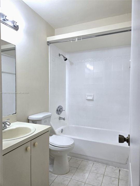 Recently Rented: $2,700 (3 beds, 2 baths, 1500 Square Feet)