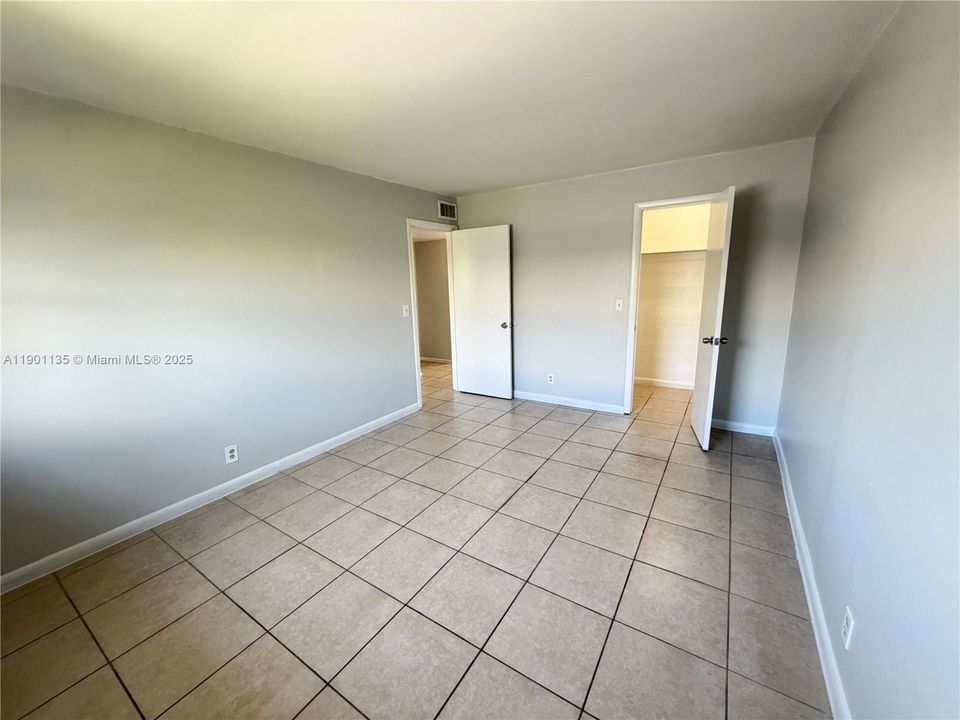 For Rent: $1,850 (2 beds, 1 baths, 770 Square Feet)