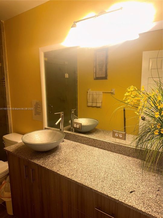 En Renta: $925 (1 camas, 1 baños, 2672 Pies cuadrados)