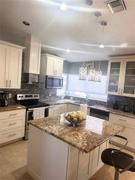 En Renta: $925 (1 camas, 1 baños, 2672 Pies cuadrados)