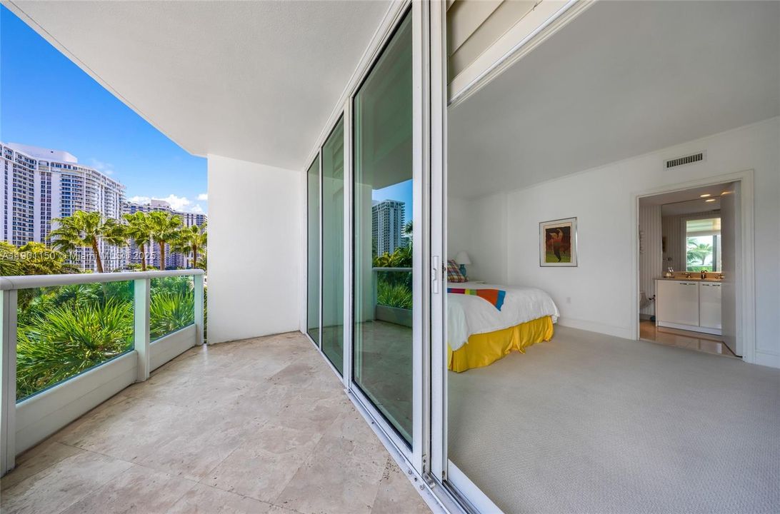 For Sale: $1,700,000 (2 beds, 3 baths, 2390 Square Feet)