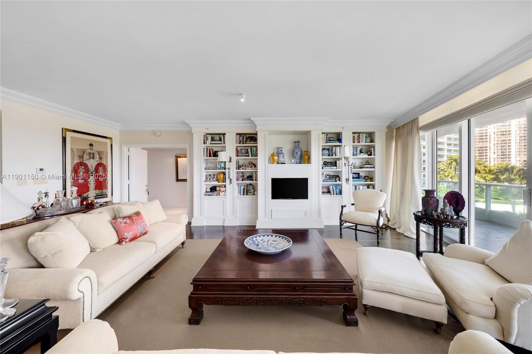 For Sale: $1,700,000 (2 beds, 3 baths, 2390 Square Feet)