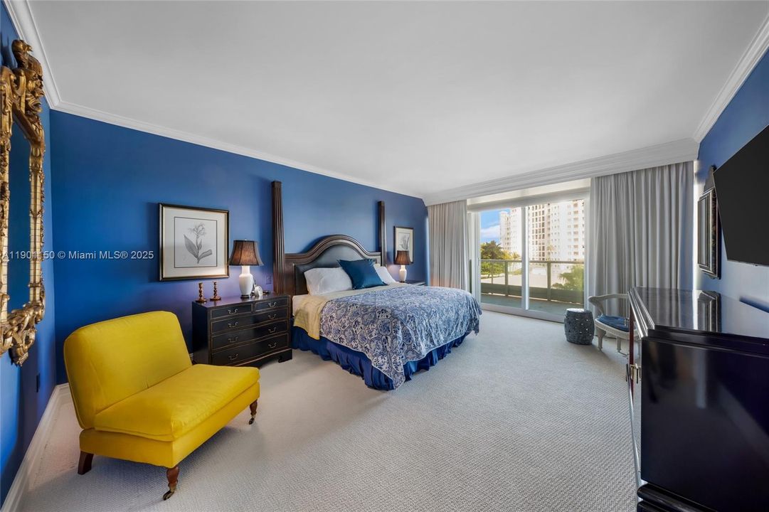 For Sale: $1,700,000 (2 beds, 3 baths, 2390 Square Feet)